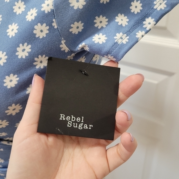 Rebel Sugar xs baby blue daisy faux wrap top - NEW with tags - Picture 9 of 11